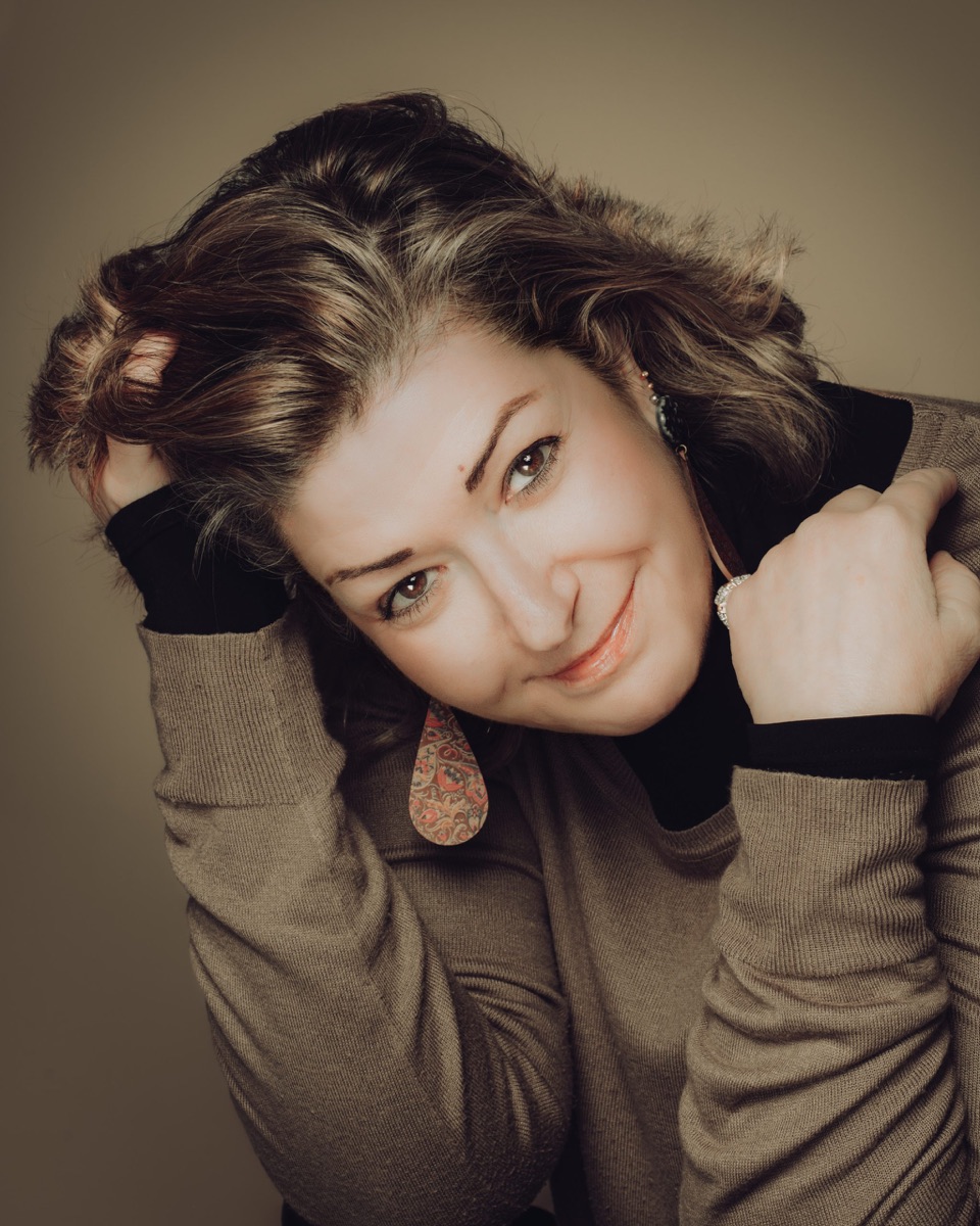 Florita Filia, the person behind LIAISON